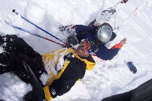 Oscar und Admin wollten mal im Tiefschnee spielen