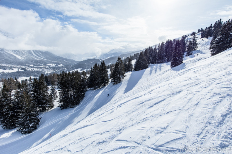 Es eröffnen sich wunderschöne Blicke auf die Lenzerheide.