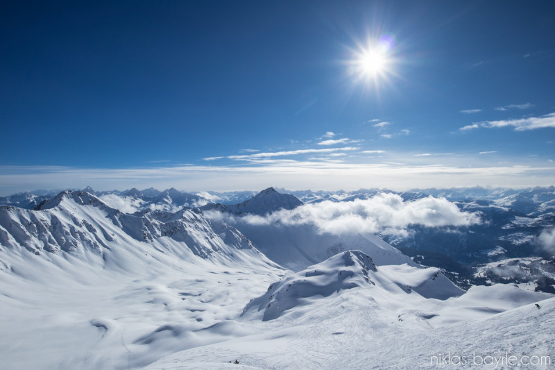 Leider habe ich kein Tele dabei, dafür wirkt die Sonne auf dem Weitwinkel immer schön :-)