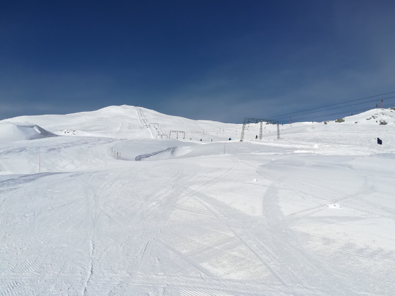 Doppelskilift Piz Cartas mit über 400 Höhenmetern.
