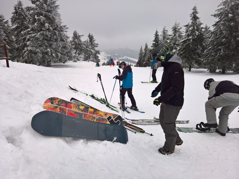 ohne Sonne leider nur halb schön: die "Schöne Aussicht" hinüber zum Fichtelberg