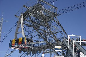 Gut das man am Foto nicht sehen kann wie es hier stinkt: am Gipfel des Caron gibt es neue Trockentoiletten (angeblich umweltfreundlich usw.), da riecht es wie im Zoo am Affengehege!