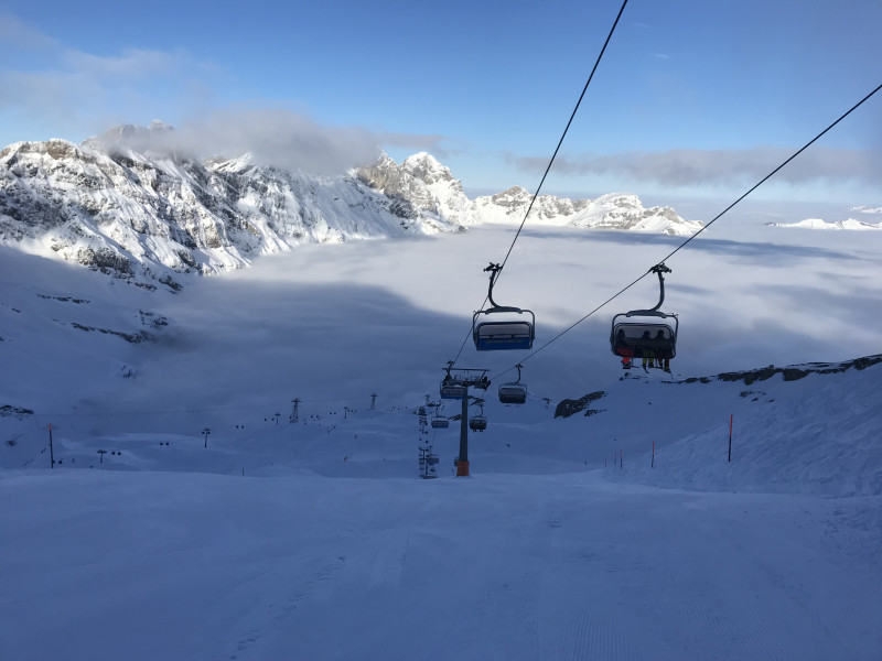 Am Morgen ist es halt schon noch sehr schattig. Aber tolle Pisten und viel Platz machen das wett.