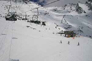 Bereich Bergstation Peyron / Talstation Bouchet, rechts die Piste Coraia, die war bei meinem letzten VT Urlaub noch nicht vorhanden.