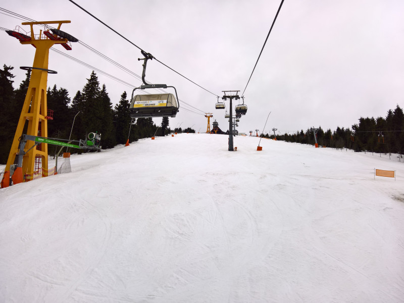 Rennstrecke bergwärts von KSB