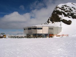 Zur Schneelage an der Jochdohle. Man kommt ohne viel Schieben von der 8EUB vorbei