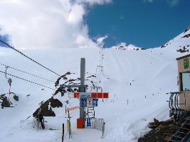 SL Gaiskarferner Einstieg und Steilhang. Die alte Trassierung der 5 Gaiskar-Süd wird wohl nie wieder kommen. 1998 ist man noch von links in weitem Bogen hinein gequert...