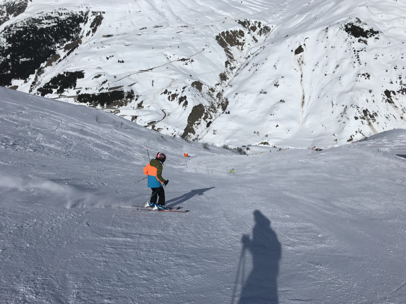 ...und die Talabfahrt zur Gemsstockbahn.