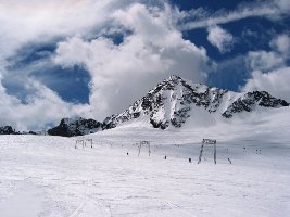 SLte Daunferner und Stubaier Wildspitze. Der SL Daunerferner I überwindet übrigens &amp;quot;nur&amp;quot; 270 Hm, nicht 310 Hm wie im Prospekt angegeben...