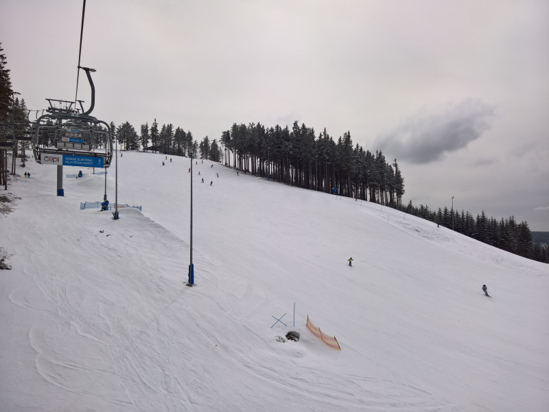 Piste 6 (rechts sichtbar die gesteckte Teilung)