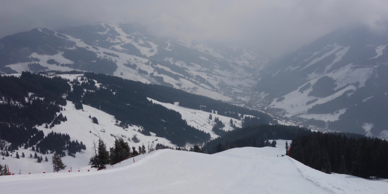 19.01.: Piste 36a Nähe Bergstation Sunliner, im Hintergrund Saalbach