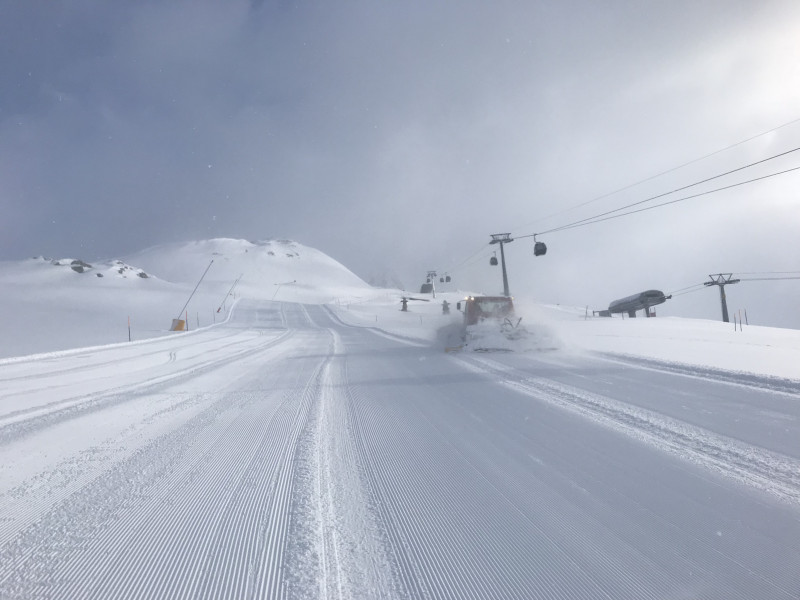 Die blaue Piste wurde bei meinem Eintreffen grad noch fertig präpariert. Quasi die einzige.