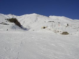 Im vordergrund der Survih und im Hintergrund der Albanas