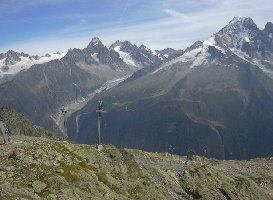 DM Lift am La Flegere mit Grands Montets im Hintergrund.jpg