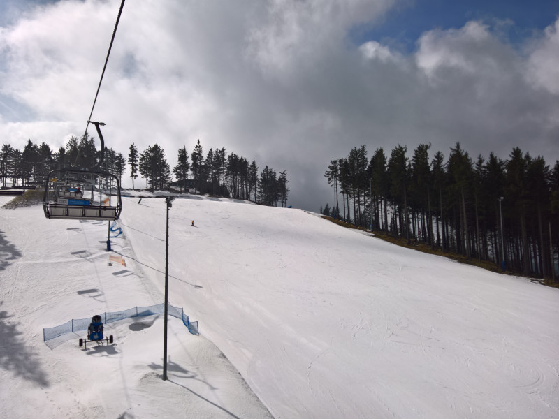Piste 6 Blick bergwärts, das obere Depot ist verschoben