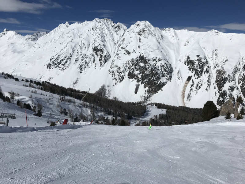 Am Höllkar stand eine unglaublich lange Kolonne, sodass wir Sassgalun vorzogen. Leider war auch die 31 nicht allzu gut präpariert, was mittels Fotos einfach schwierig darzustellen ist.