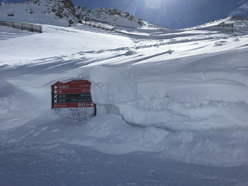 Beeindruckende Schneemassen an der Höllspitz-Bergstation