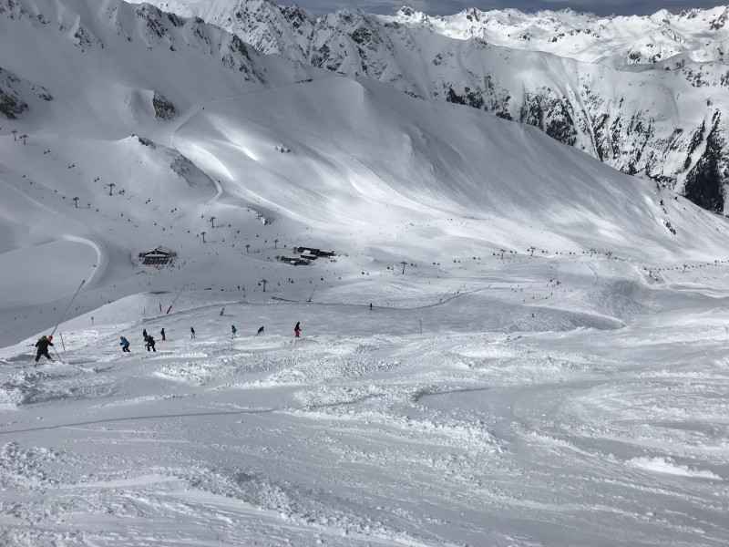 Dann war's aber vorbei mit guten Pisten, alles total zerfahren. Tirol halt. Als Beispiel die 14b.