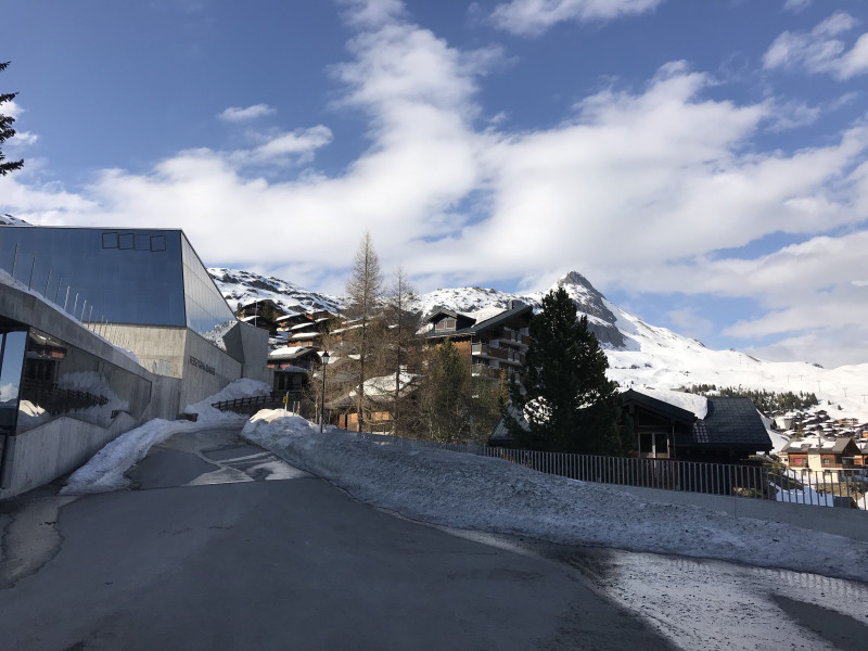 ....und der Schnee auf riesen Haufen geschoben