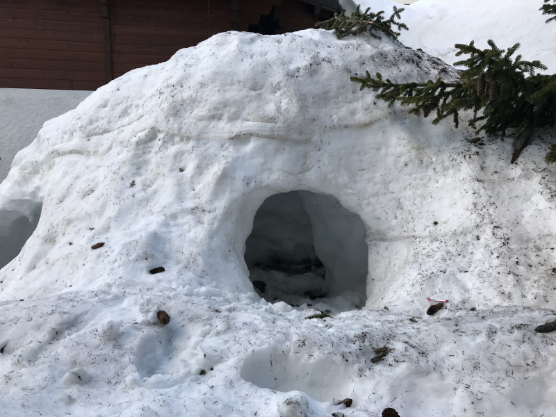 Sogar unser Iglu steht noch