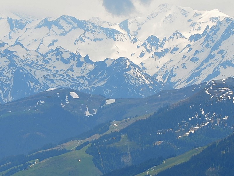 Schneedepots am Resterkogel