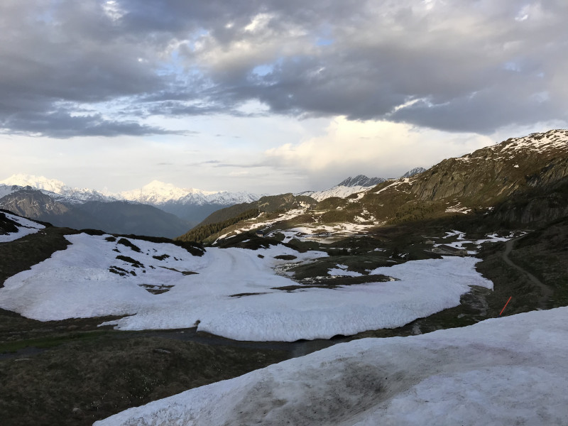 Hier bin ich vor 2 Wochen noch ohne Skier abschnallen durchgekommen.