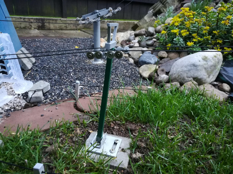 Aufgestellte Stütze mit Robas nr2.jpg