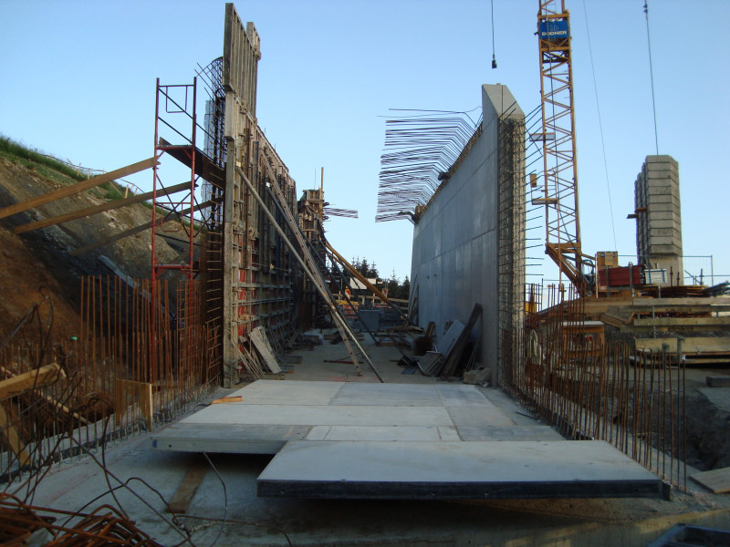 Untere Straßenüberführung