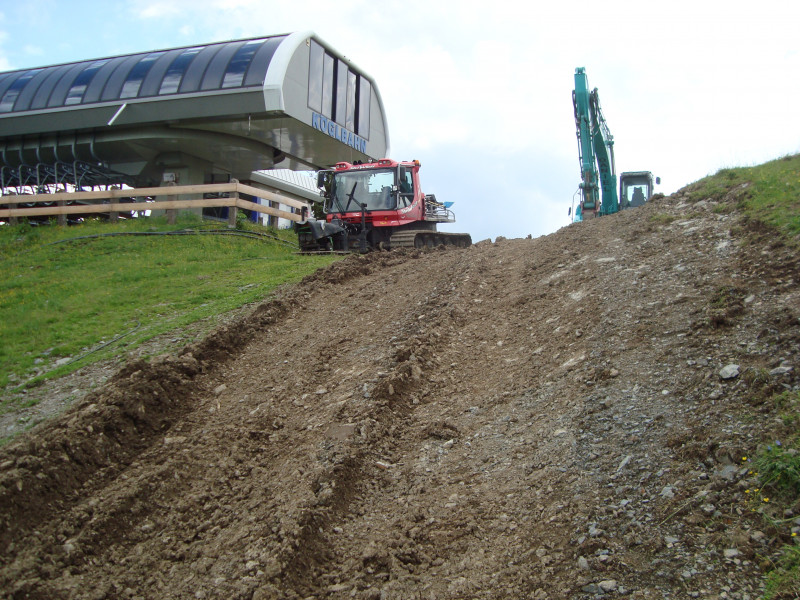 Grabungsarbeiten bei Köglbahn Berg