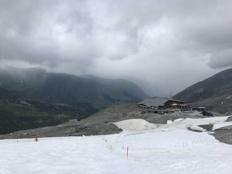 Um 13 Uhr kam die Regenwand bedrohlich näher. Zeit aufzuhören.