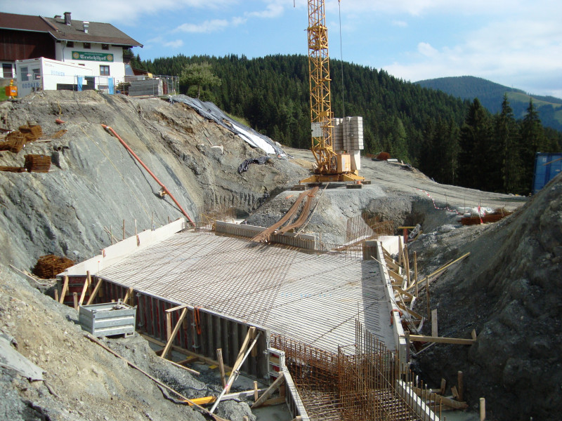Entstehender Skitunnel unterhalb Treichlhof