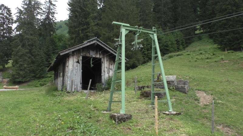 Bergstation der Materialseilbahn
