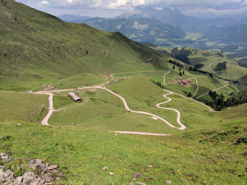 Heftige Erdarbeiten im Raintal, Tal+Bergstation stehen noch