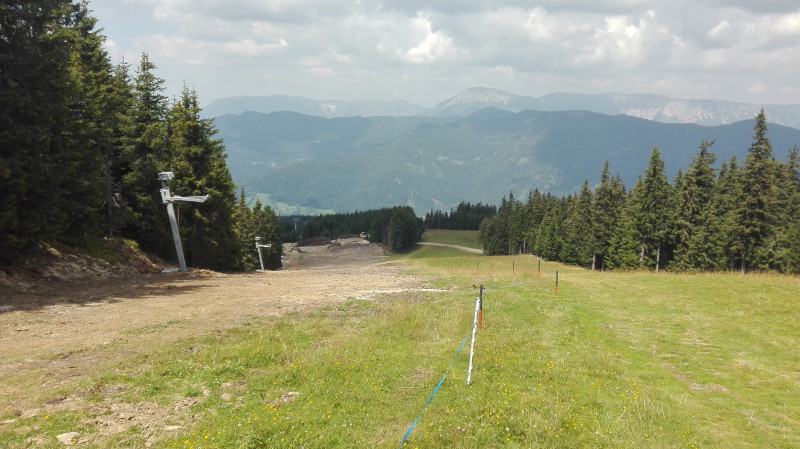 Pistenverbreiterung von der Schwaigerhütte aus gesehen inkl. neuer Turmkanonen