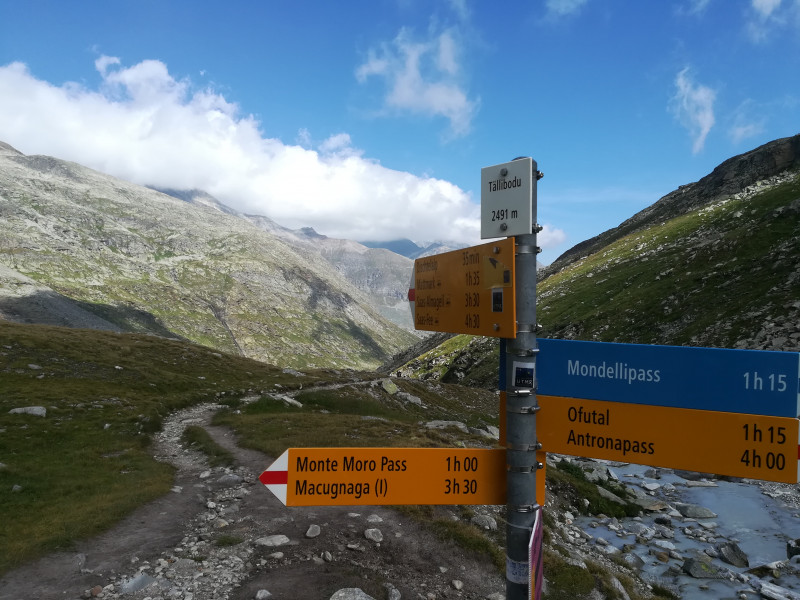 Ich gewann rasch an Höhe und erreichte schon bald Tälliboden. Hier verliess ich den stark begangenen Wanderweg und hatte fortan kaum noch Begegnungen mit anderen Wandernden.