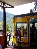 Kabine der 1. Sektion in der Talstation, außergewöhnlich: es gibt nur Sitzplätze