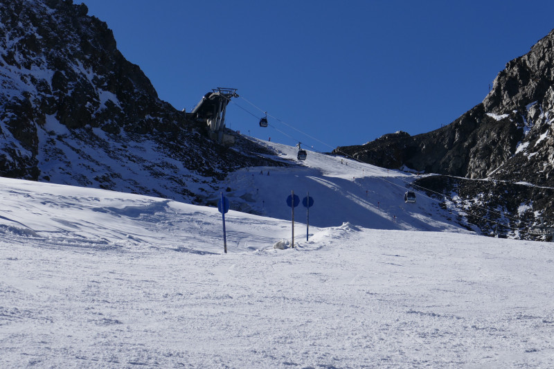 EUB Karlskogel Starthang. Für eine blaue Piste auch reichlich steil.