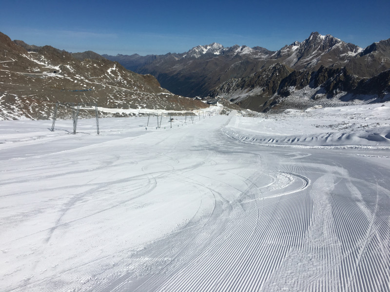 Mittags um 12:30 am Weissseferner: Immer noch komplett unverspurt