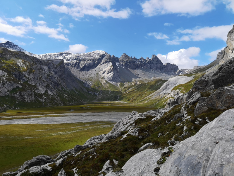 Letzter Blick zurück zu den Tschingelhörnern. Genau als wir das hochalpine Gelände verlassen hatten wurde das Wetter auch dort better. Hätte auch etwas früher kommen können.