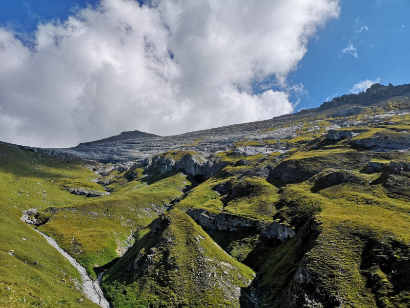 Waren am Mittwoch bereits erste Wolken um die höheren Berge bereits im Anmarsch