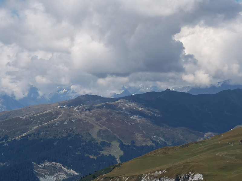 Zoom zum Grat zwischen Crap Sogn Gion und Crap Masegn