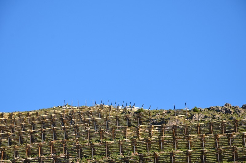 Lawinenverbauung oberhalb Talstation Mittelteil letzte Arbeiten