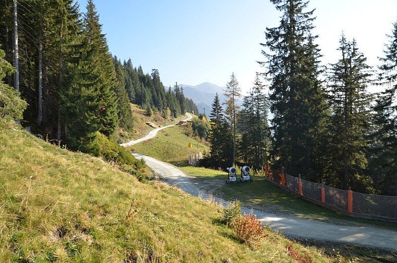 Zufahrt bisherige Pistenkreuzung von S