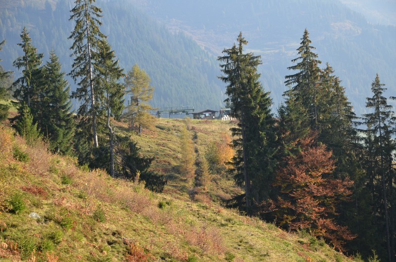 Blick von Wegpunkt 24 nach S zur jetzigen Talstation