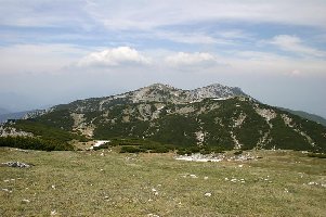 Richtung Westen zieht sich der Kamm noch einige Km weiter, die Gipfel sind nur um einige Meter niedriger als der Kordeschkopf.