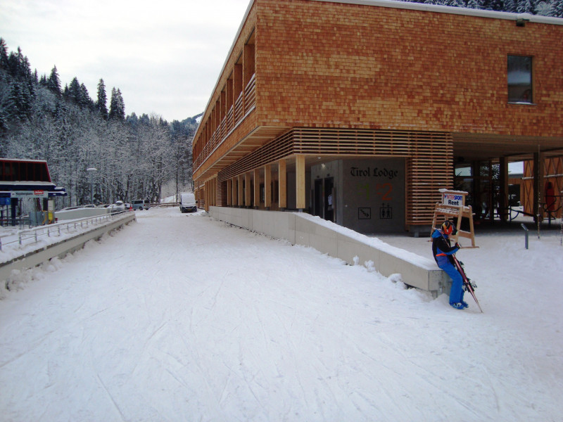 Schiebeweg mit Zugang zur Kaiserlodge