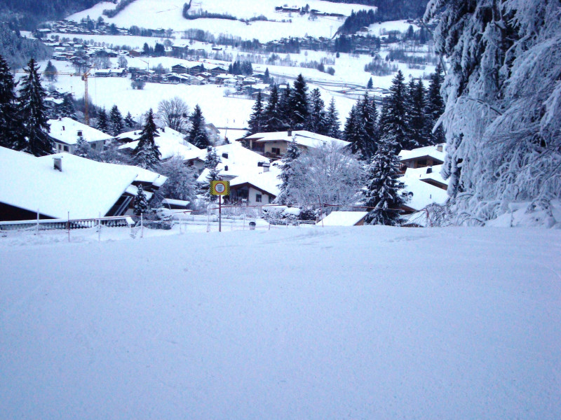 Piste nach Going über die Dorflifte von Ellmau wurde offenbar aufgelassen. Macht nichts, man kann ja oben den Skiweg nach Going nehmen.