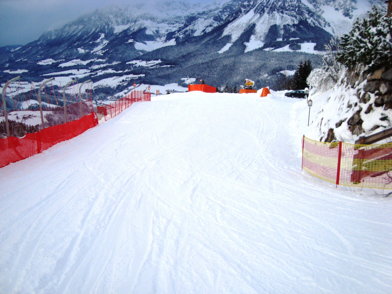 Der Parkplatz vor der Brenneralm wurde verkleinert. Dafür ist die Piste breiter. Sehr gut!