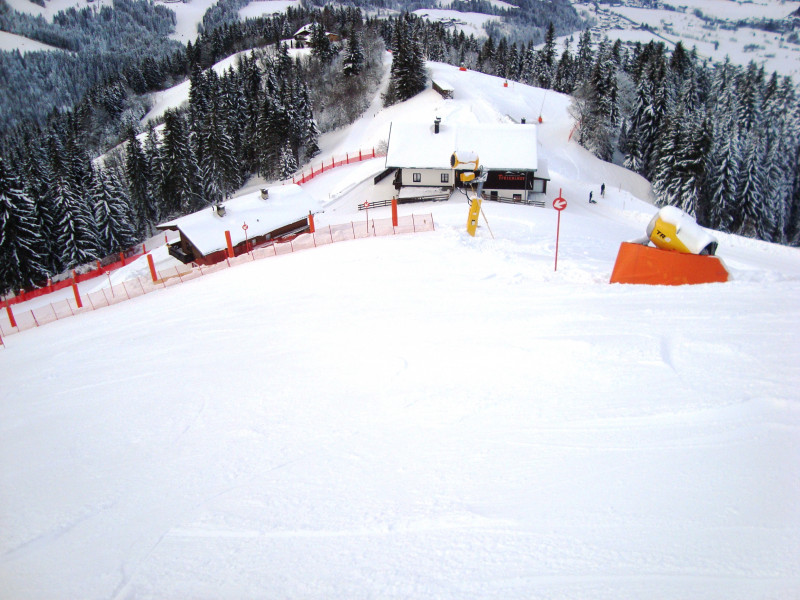 Ausblick auf Treichlhof. Zufahrt wurde aber abgesperrt.