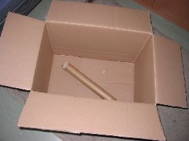 Zur Illustration. Was nicht von der Nutzfracht (Rolle) ausgefüllt wird, war mit Papiermüll gefüllt (inzw. entsorgt).